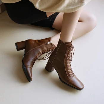 Дамски обувки Martin от телешка кожа с квадратни пръсти и преминаването каишка на ципа в британския стил на дебелите ток и оребрена подметка дамски обувки